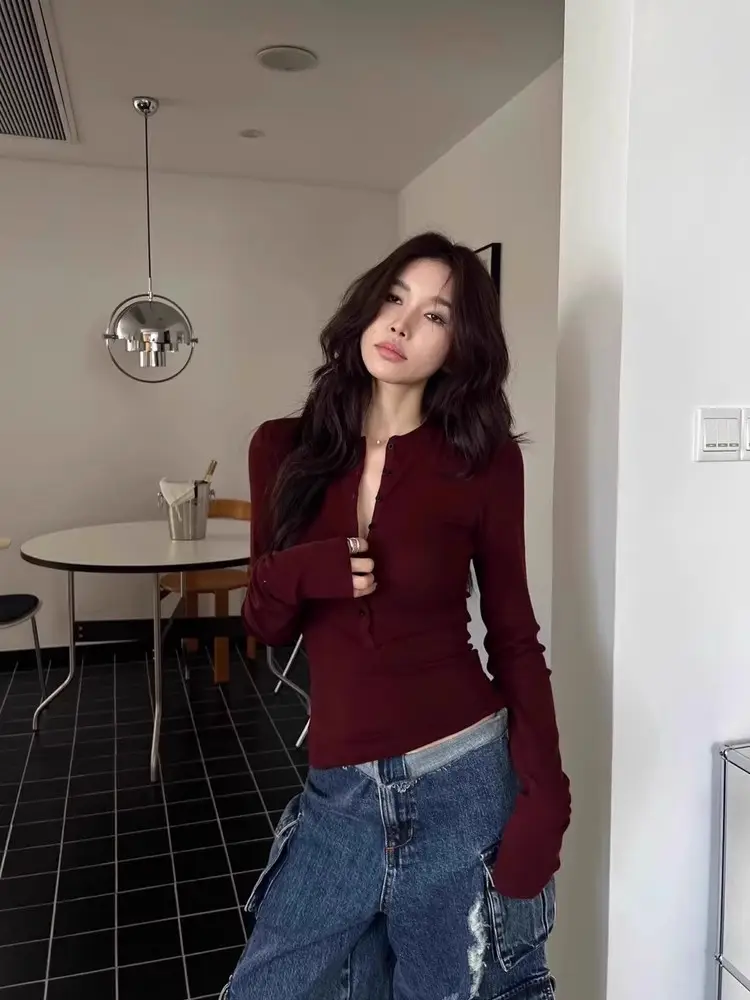 American Spice Girls Half-open-collar Red White T-shirt Women's Inner Base Shirt V-neck Long-sleeved Top Trendy — feature 3