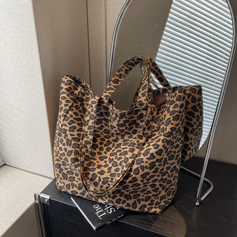 Leopard Print Large Capacity Women's Tote Bag - Image 5