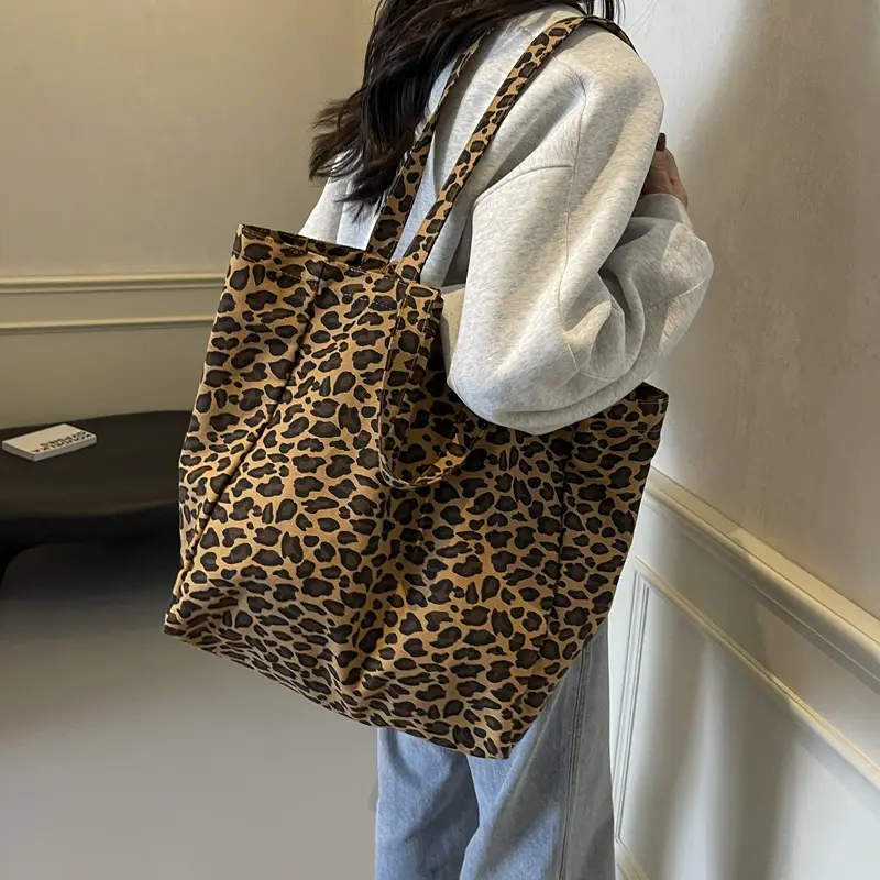 Leopard Print Large Capacity Women's Tote Bag - Image 6