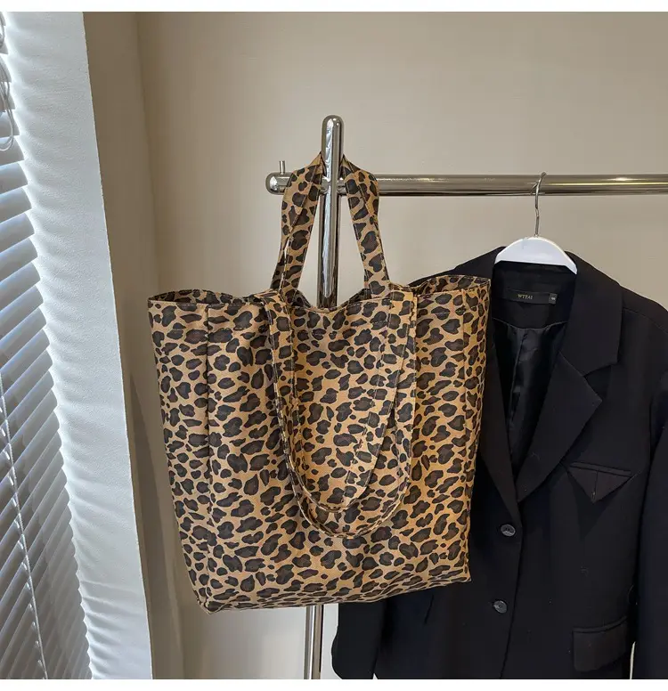 Leopard Print Large Capacity Women's Tote Bag — feature 19