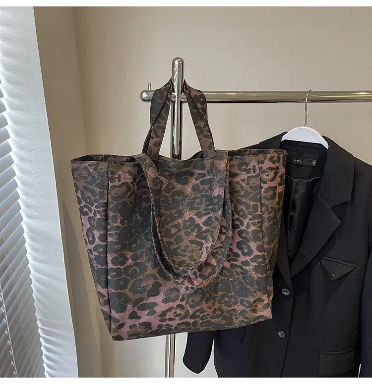 Leopard Print Large Capacity Women's Tote Bag — feature 21