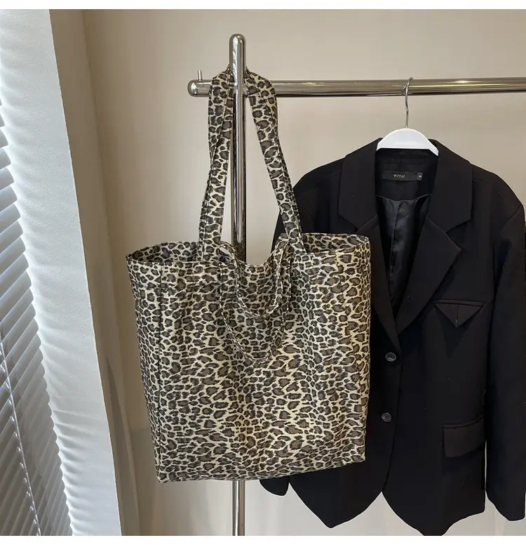 Leopard Print Large Capacity Women's Tote Bag — feature 22