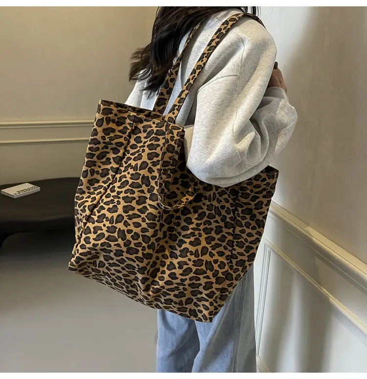 Leopard Print Large Capacity Women's Tote Bag — feature 8