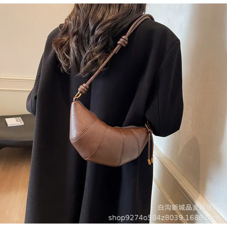 Brown Leather Niche Shoulder Messenger Bag — feature 14
