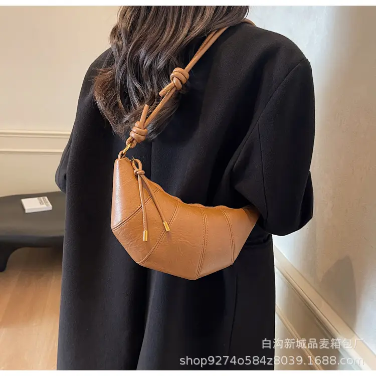 Brown Leather Niche Shoulder Messenger Bag — feature 18