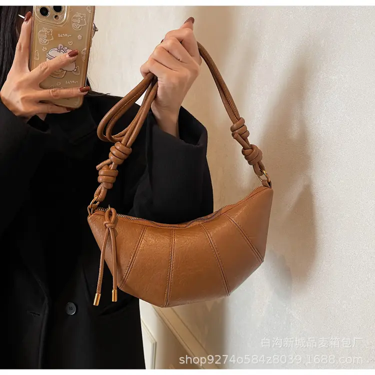 Brown Leather Niche Shoulder Messenger Bag — feature 23
