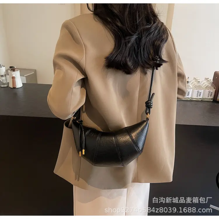 Brown Leather Niche Shoulder Messenger Bag — feature 25