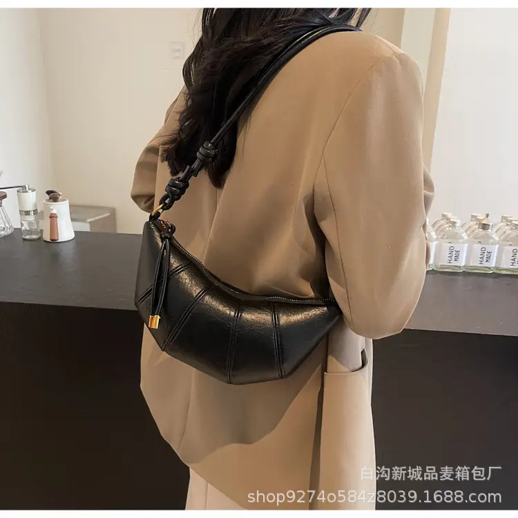 Brown Leather Niche Shoulder Messenger Bag — feature 26