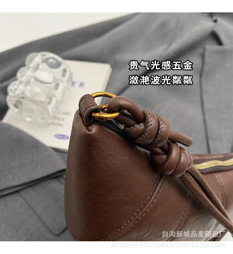 Brown Leather Niche Shoulder Messenger Bag — feature 3