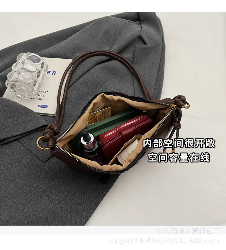 Brown Leather Niche Shoulder Messenger Bag — feature 7