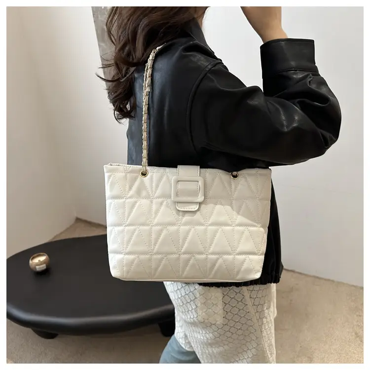 Chanel Style Rhombic Chain Bag Women 2024 — feature 11
