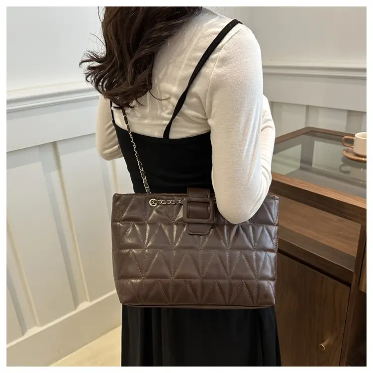 Chanel Style Rhombic Chain Bag Women 2024 — feature 18