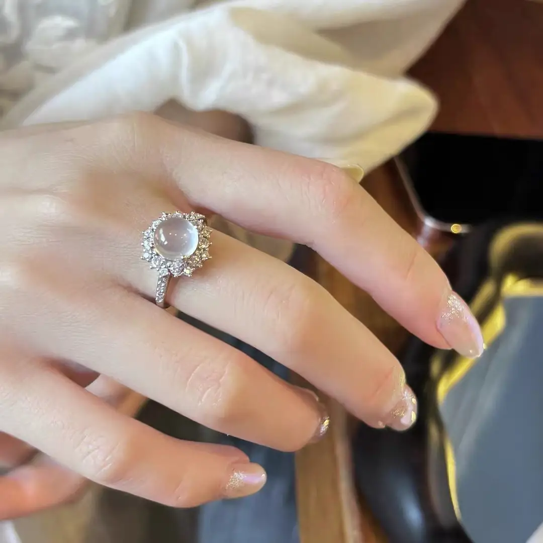 New Chinese Style White Chalcedony Egg Face Ring Women's Niche Design - Image 2