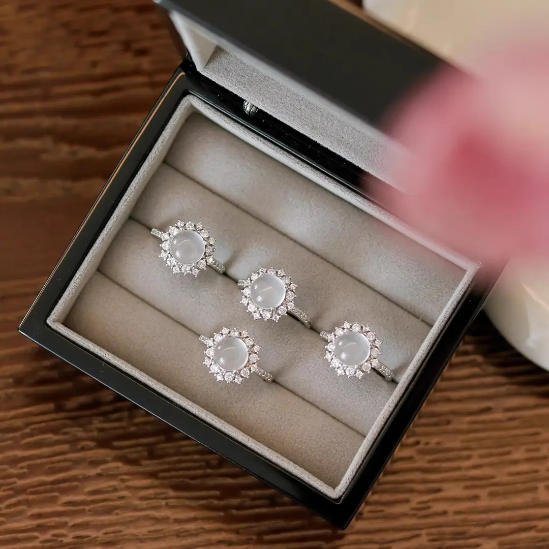 New Chinese Style White Chalcedony Egg Face Ring Women's Niche Design - Image 3
