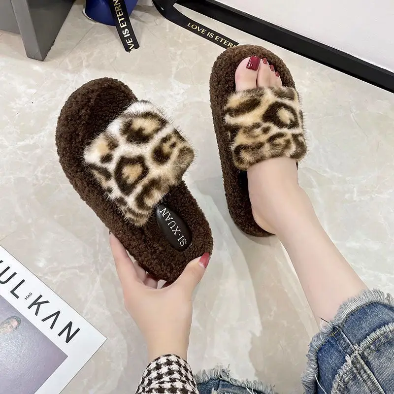 Thick-soles Mao Mao slippers women's outer wear 2024 autumn and winter new lamb fluffy online popular household cotton slippers