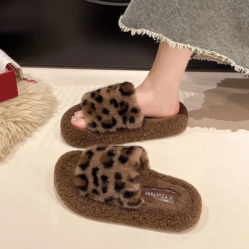 Thick-soles Mao Mao slippers women's outer wear 2024 autumn and winter new lamb fluffy online popular household cotton slippers