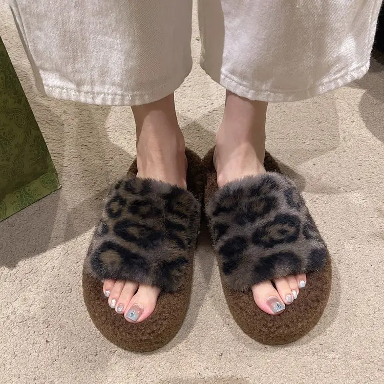 Thick-soles Mao Mao slippers women's outer wear 2024 autumn and winter new lamb fluffy online popular household cotton slippers