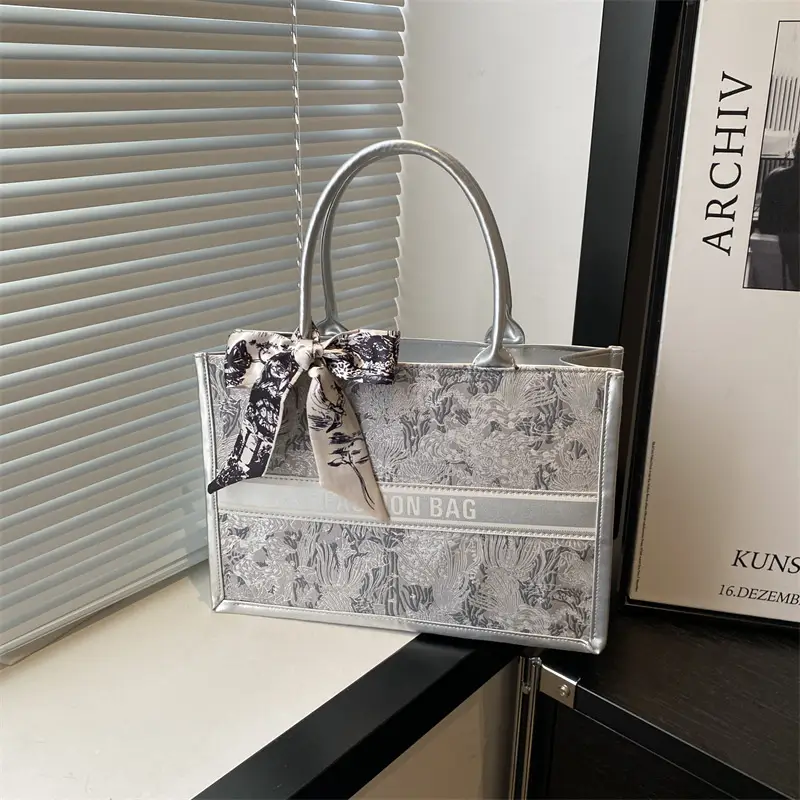 Women Embroidered Tote Bag Black 2024 - Image 6