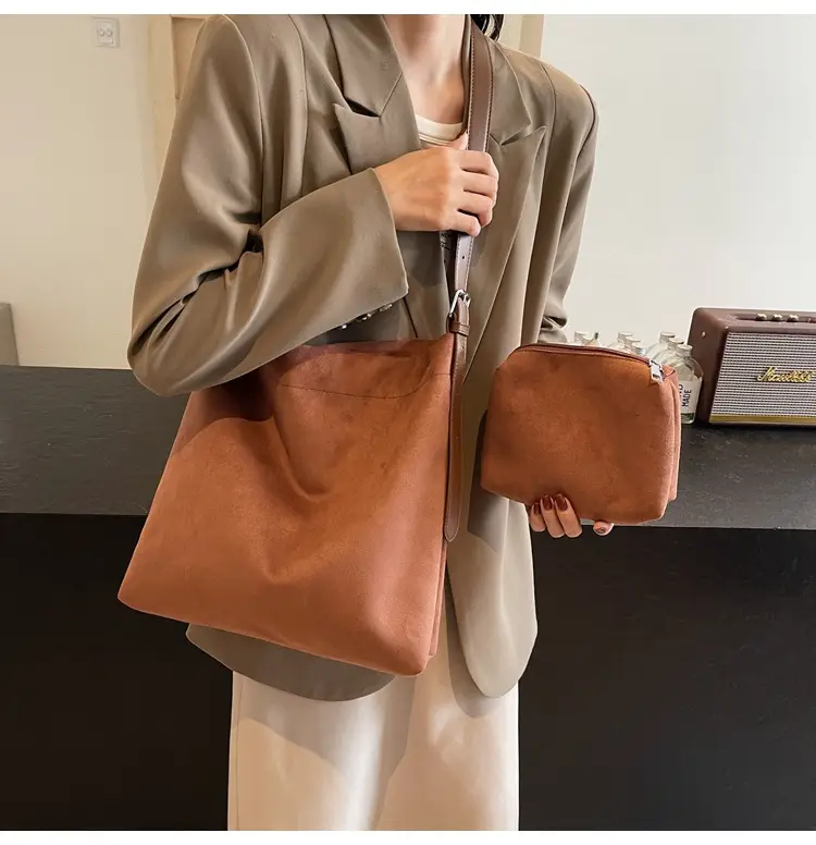 Women's Leopard Leather Shoulder Bag Large Brown — feature 15