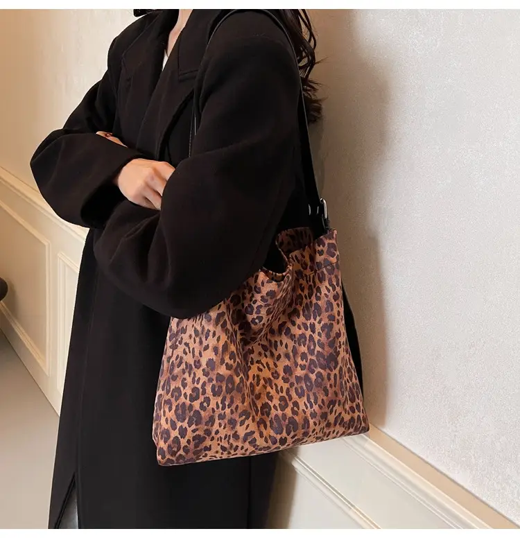 Women's Leopard Leather Shoulder Bag Large Brown — feature 16