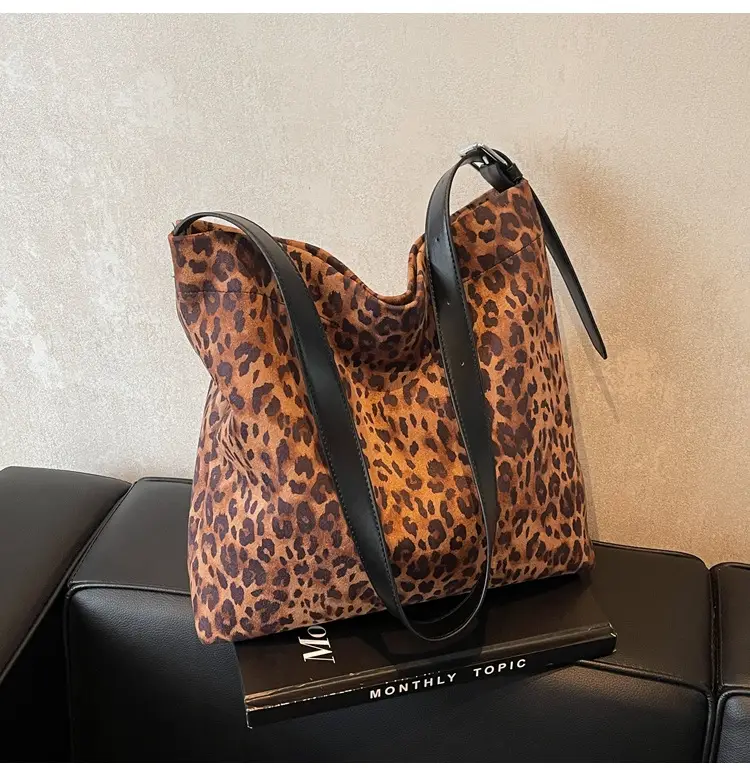 Women's Leopard Leather Shoulder Bag Large Brown — feature 21