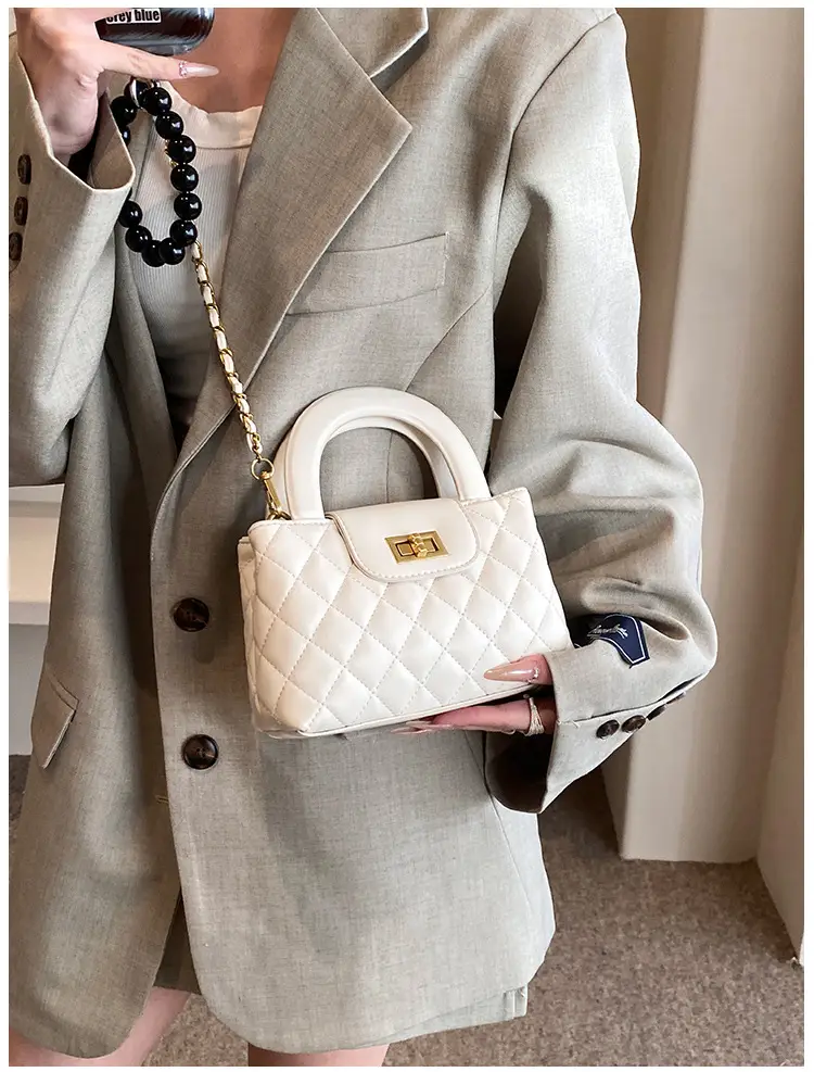 Women Quilted White Commuter Bag with Chain Strap — feature 20