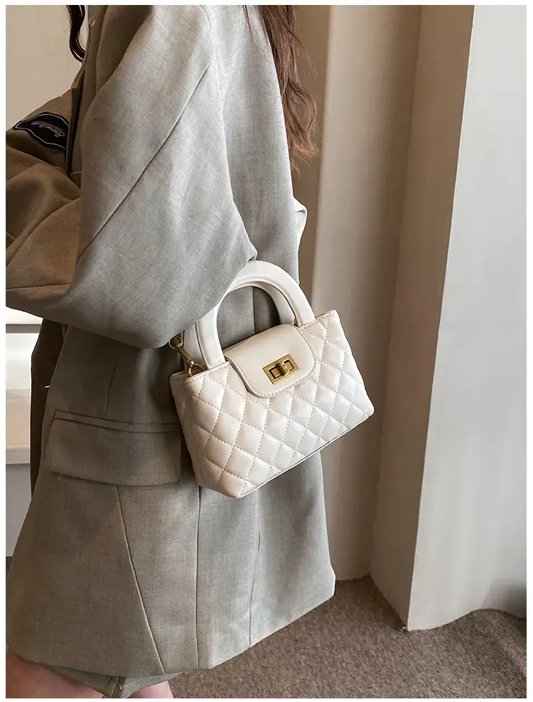 Women Quilted White Commuter Bag with Chain Strap — feature 21