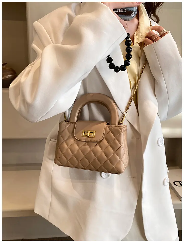 Women Quilted White Commuter Bag with Chain Strap — feature 28