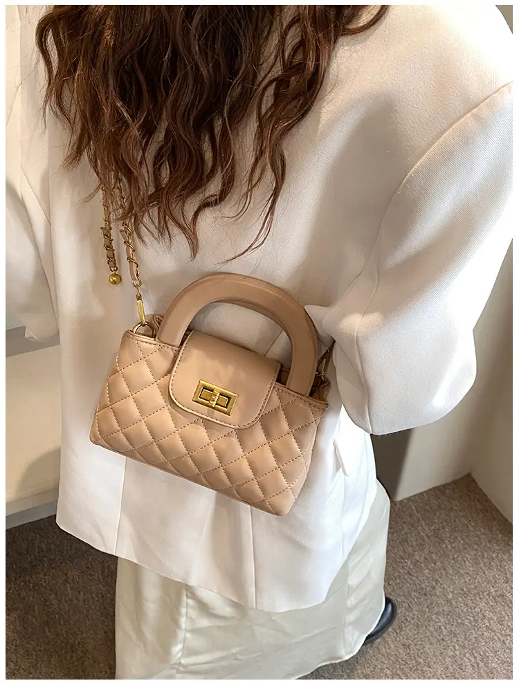 Women Quilted White Commuter Bag with Chain Strap — feature 29