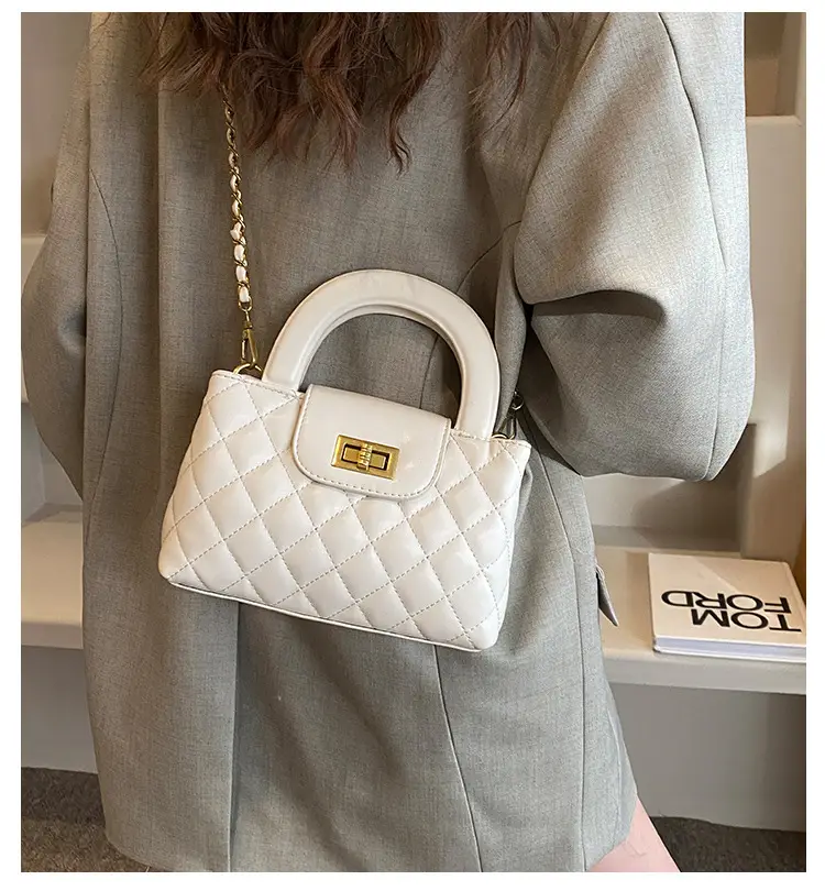 Women Quilted White Commuter Bag with Chain Strap — feature 3