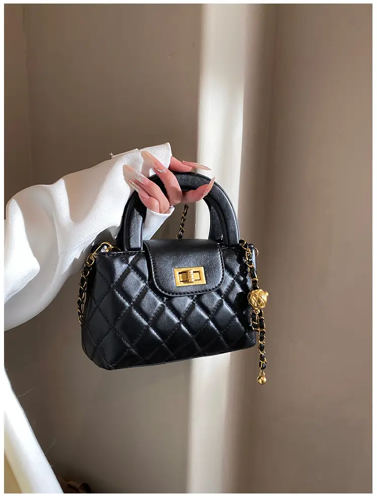 Women Quilted White Commuter Bag with Chain Strap — feature 30