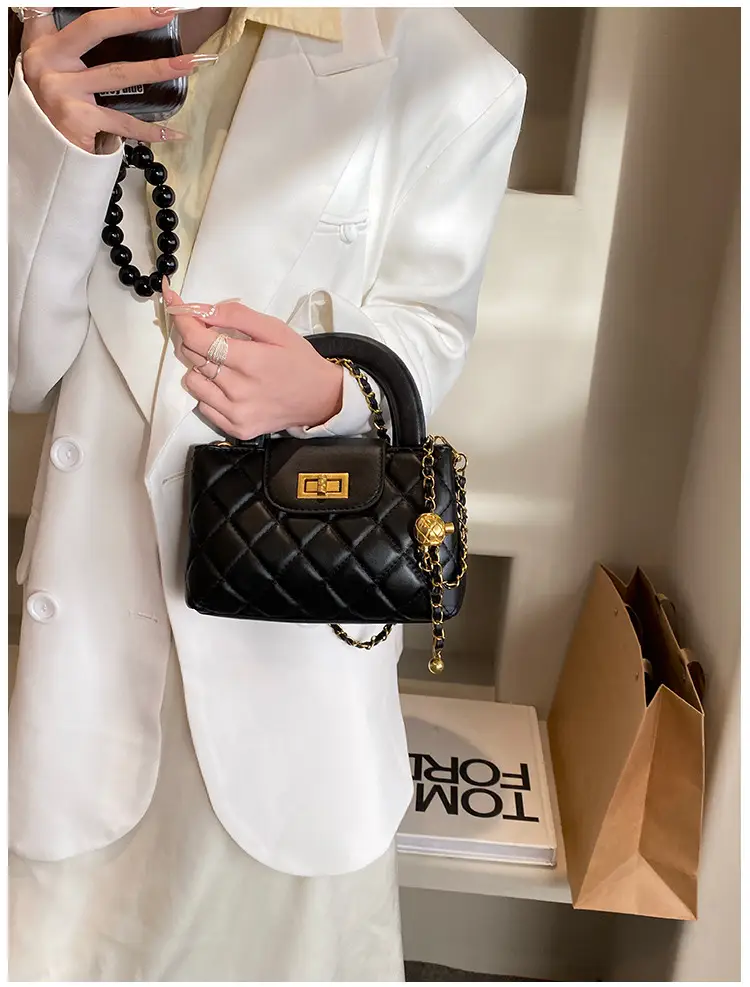 Women Quilted White Commuter Bag with Chain Strap — feature 32