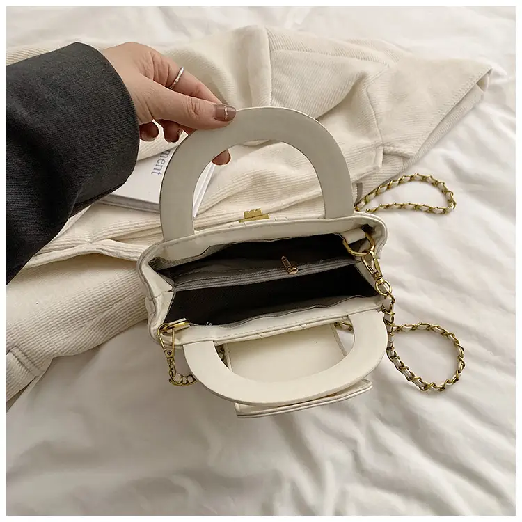 Women Quilted White Commuter Bag with Chain Strap — feature 36