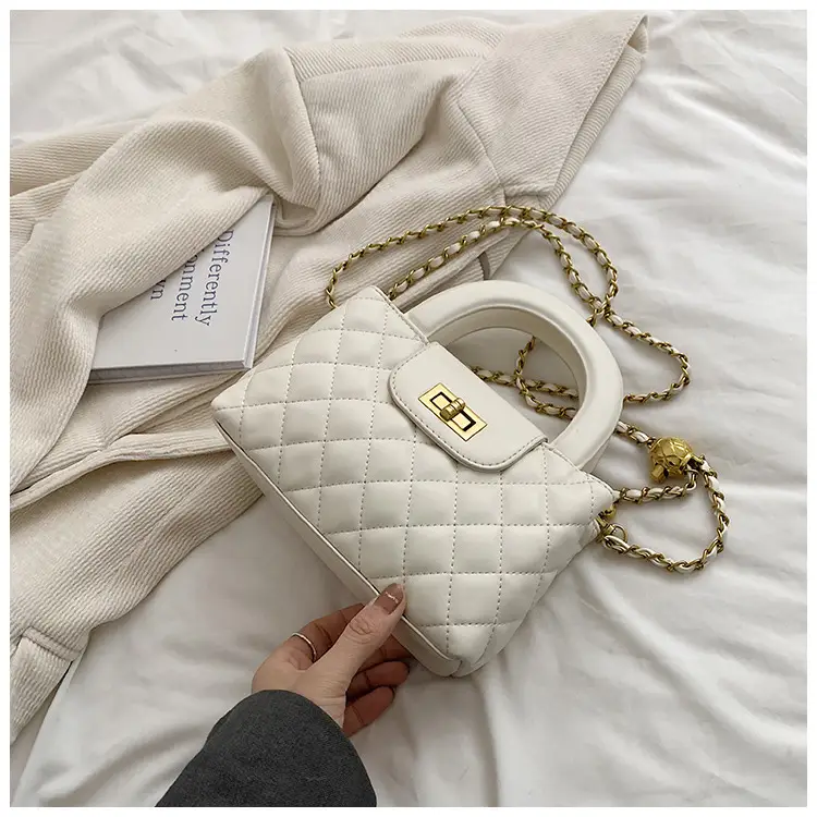 Women Quilted White Commuter Bag with Chain Strap — feature 38