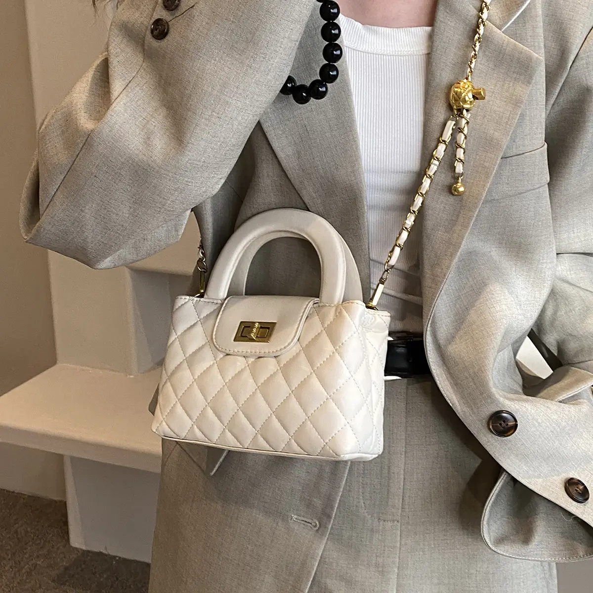 Women Quilted White Commuter Bag with Chain Strap - Image 4