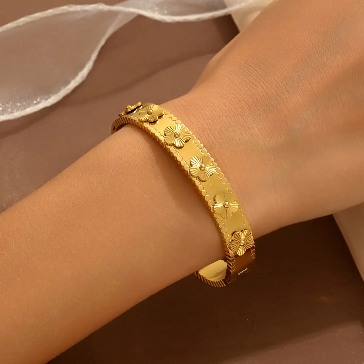 18K Gold Stainless Steel Bracelet with Crystal Accents - Image 95