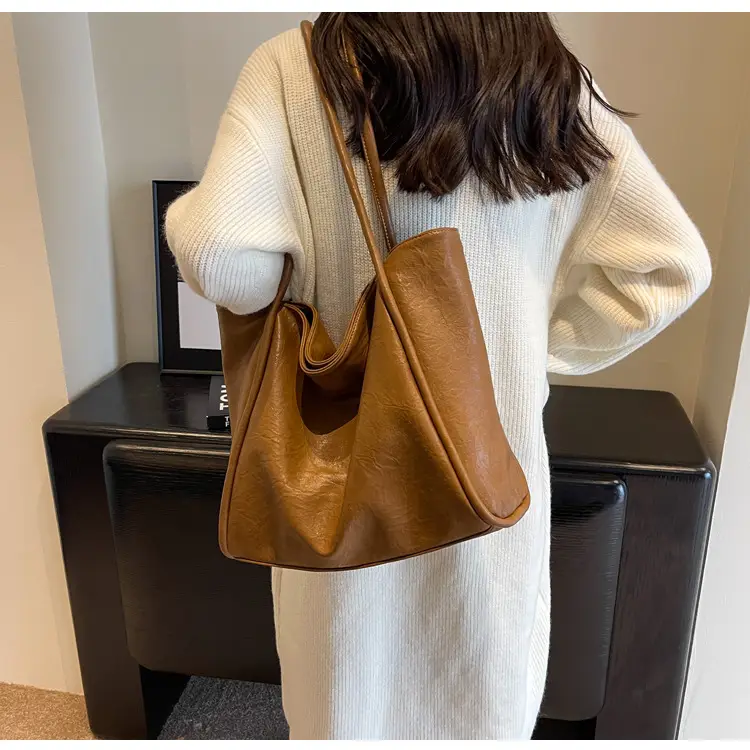 Women's Large Brown Leather Shoulder Bag 2024 — feature 15