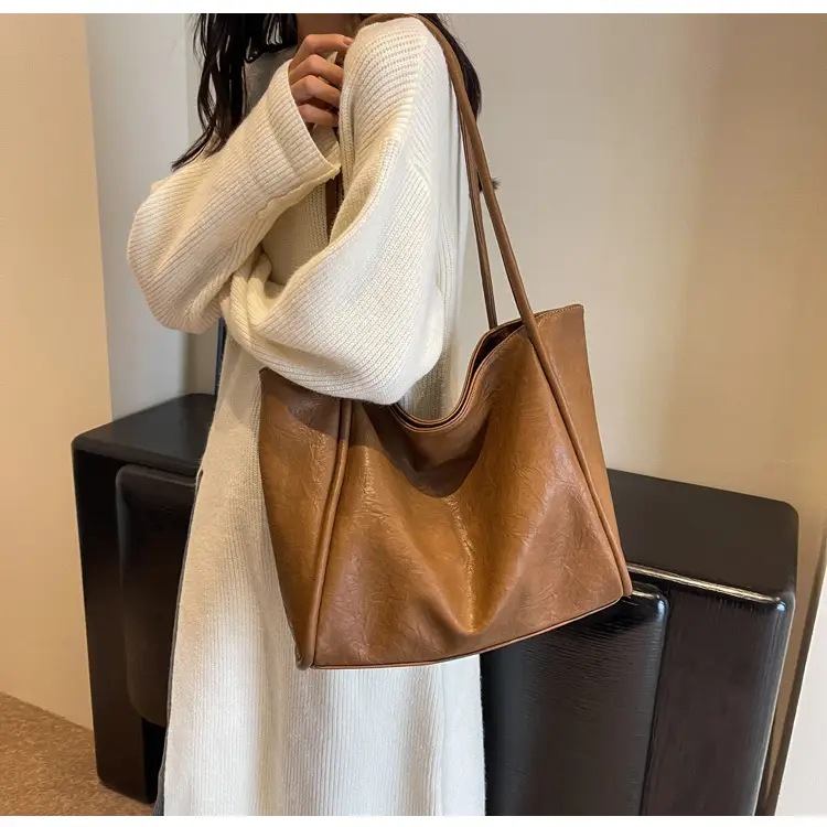 Women's Large Brown Leather Shoulder Bag 2024 — feature 16