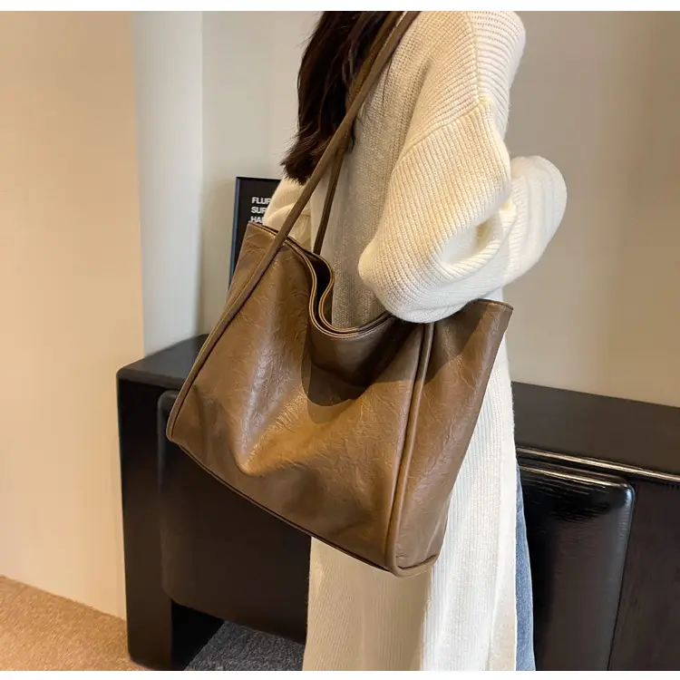 Women's Large Brown Leather Shoulder Bag 2024 — feature 17