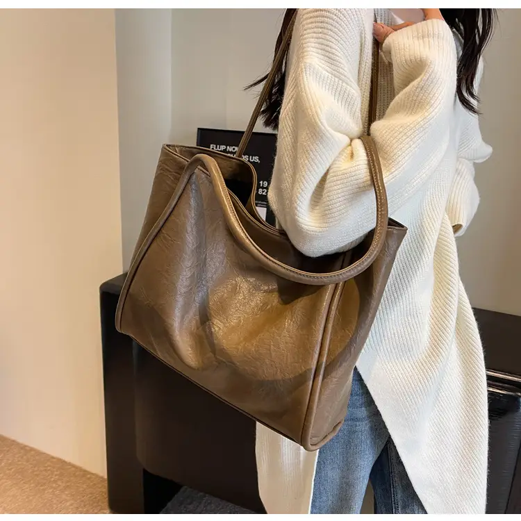 Women's Large Brown Leather Shoulder Bag 2024 — feature 18