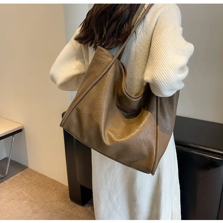 Women's Large Brown Leather Shoulder Bag 2024 — feature 19