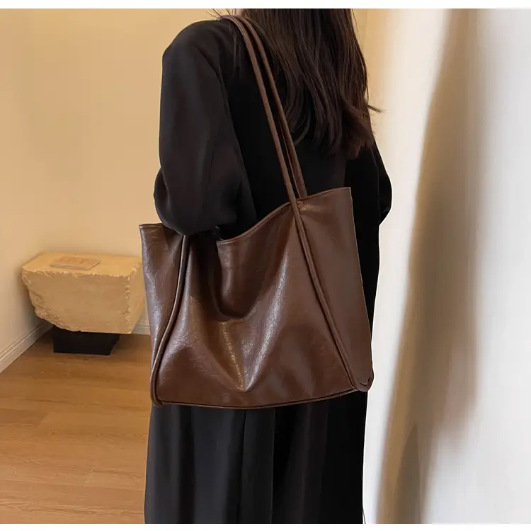 Women's Large Brown Leather Shoulder Bag 2024 — feature 9