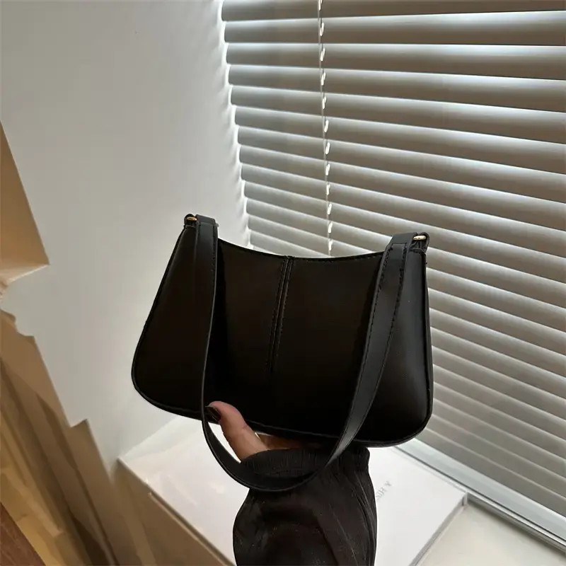 Black Shoulder Bag for Women, Large Capacity, Casual Western Style - Image 3