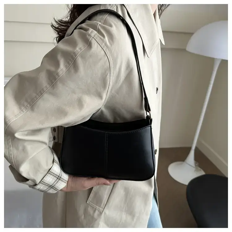 Black Shoulder Bag for Women, Large Capacity, Casual Western Style — feature 7