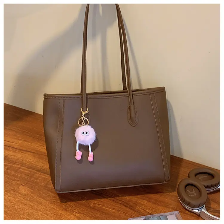 Korean Style Textured Shoulder Bag Beige 2023 — feature 23