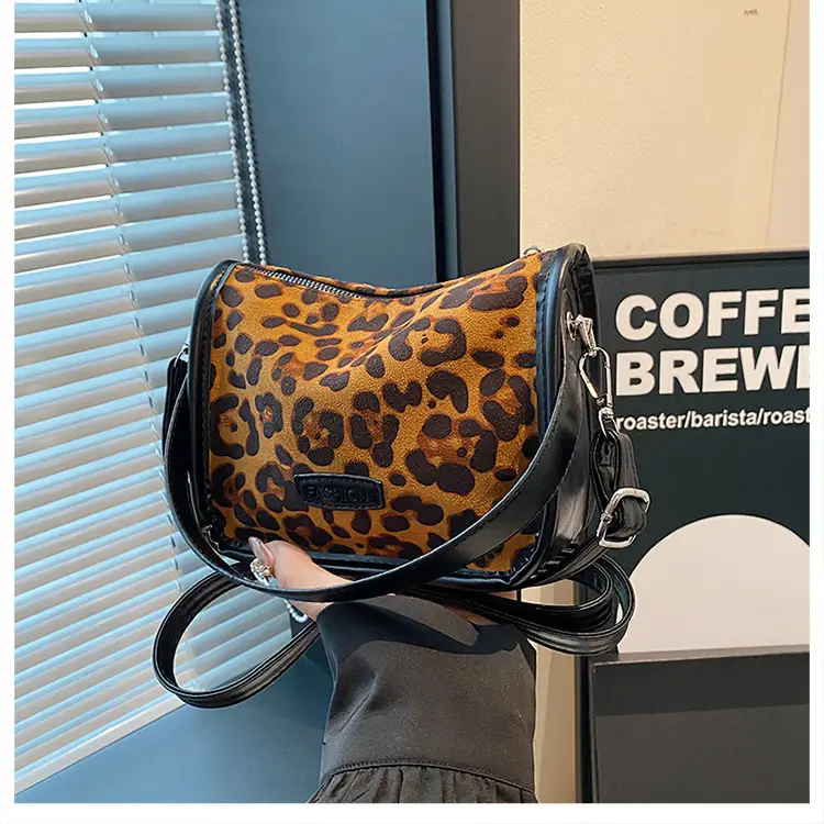 Crossbody Bag Women New High-end Retro Maillard Color — feature 16