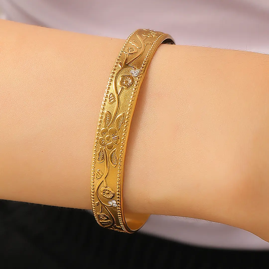 European and American Cross-border Jewelry Golden Fashion Hollow Flower Leaf Opening Bracelet Arm Ring for Women Stainless Steel Bracelet