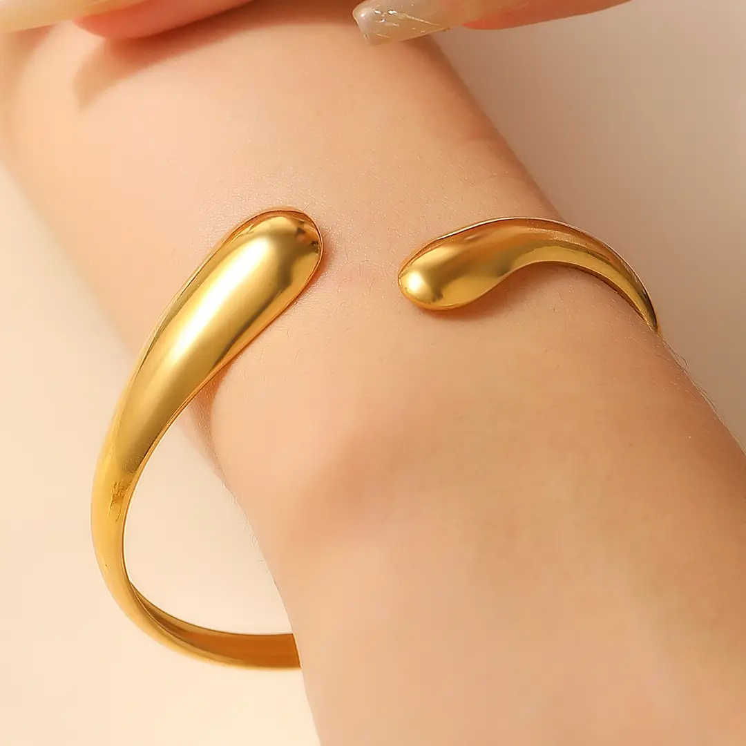 European and American Cross-border Jewelry Golden Fashion Hollow Flower Leaf Opening Bracelet Arm Ring for Women Stainless Steel Bracelet