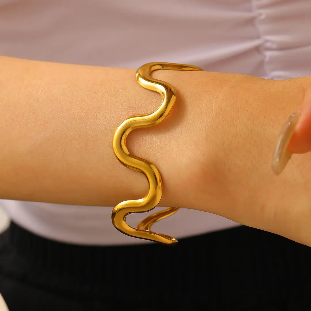 European and American Cross-border Jewelry Golden Fashion Hollow Flower Leaf Opening Bracelet Arm Ring for Women Stainless Steel Bracelet