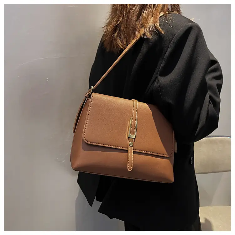Brown Leather Crossbody Bag for Women 2026 — feature 9